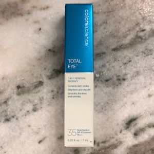 Colorscience Total Eye 3-in-1 renewal therapy.